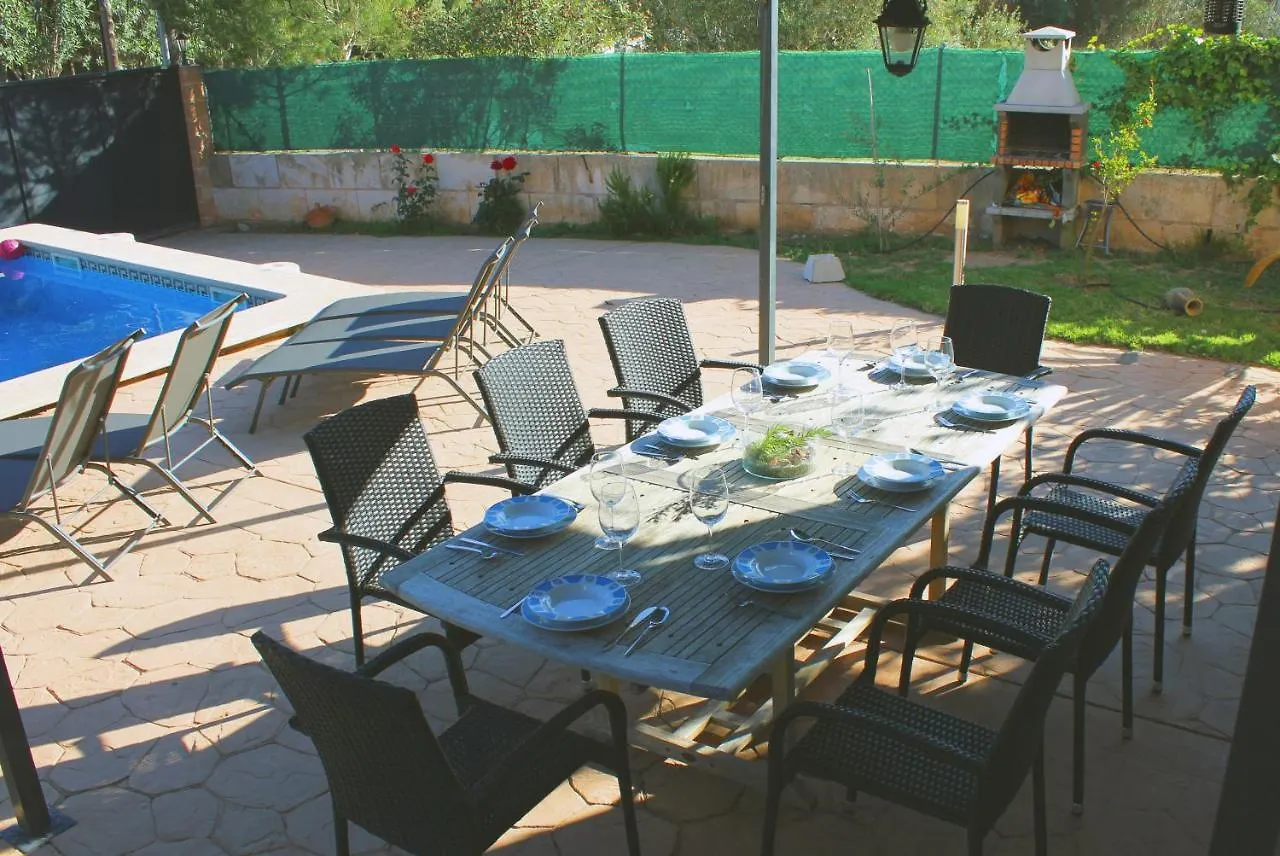 Aina Villa Cala Pi  İspanya